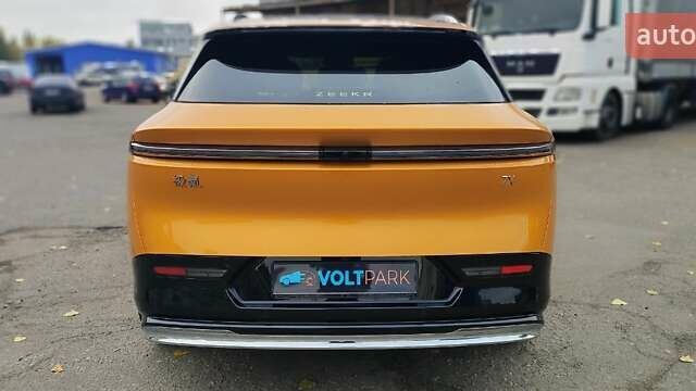 Zeekr 7X 2024 у Києві на Automoto.ua Помаранчевий Zeekr 7X, об'ємом двигуна 0 л та пробігом 6 тис. км за 38999 $, фото 2 на Automoto.ua