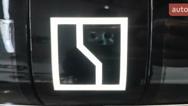 Zeekr 7X 2024 у Києві на Automoto.ua Помаранчевий Zeekr 7X, об'ємом двигуна 0 л та пробігом 6 тис. км за 38999 $, фото 39 на Automoto.ua