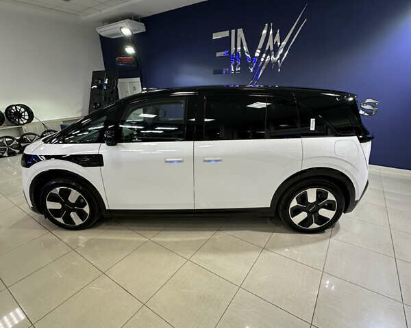 Белый Zeekr Mix, объемом двигателя 0 л и пробегом 1 тыс. км за 44999 $, фото 13 на Automoto.ua