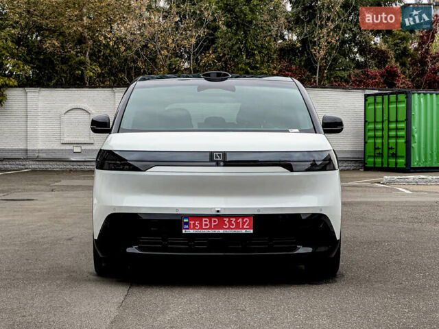 Білий Zeekr Mix, об'ємом двигуна 0 л та пробігом 1 тис. км за 46850 $, фото 2 на Automoto.ua