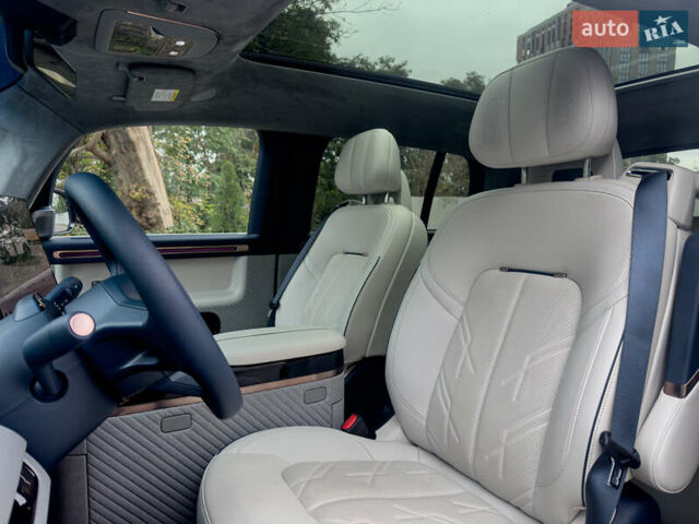 Білий Zeekr Mix, об'ємом двигуна 0 л та пробігом 4 тис. км за 46850 $, фото 13 на Automoto.ua