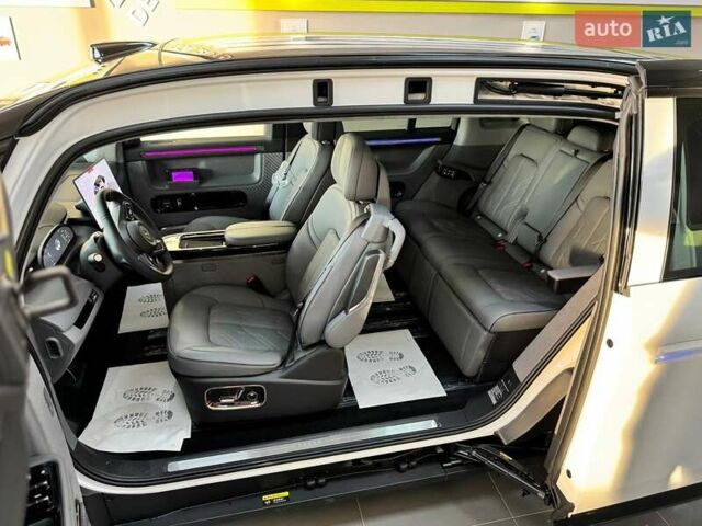 Белый Zeekr Mix, объемом двигателя 0 л и пробегом 1 тыс. км за 49899 $, фото 20 на Automoto.ua