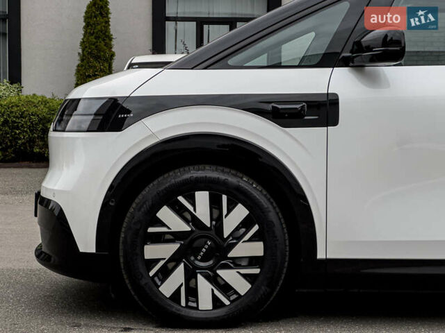 Білий Zeekr Mix, об'ємом двигуна 0 л та пробігом 1 тис. км за 46850 $, фото 7 на Automoto.ua