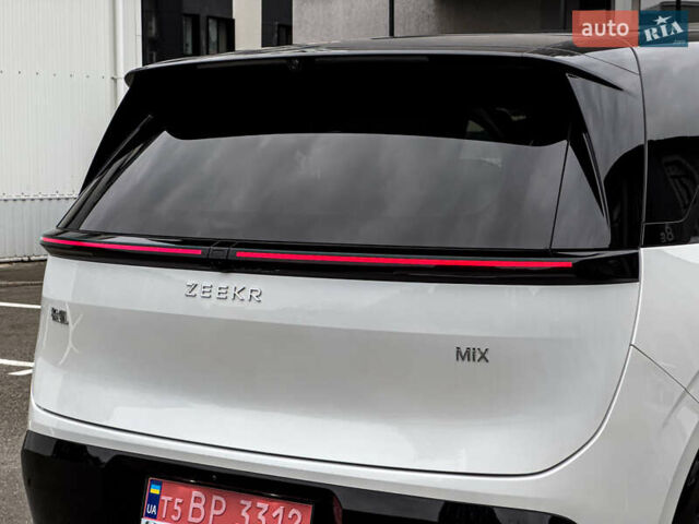 Білий Zeekr Mix, об'ємом двигуна 0 л та пробігом 1 тис. км за 46850 $, фото 11 на Automoto.ua
