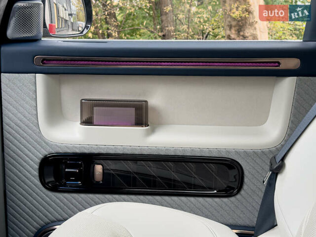 Білий Zeekr Mix, об'ємом двигуна 0 л та пробігом 4 тис. км за 46850 $, фото 30 на Automoto.ua