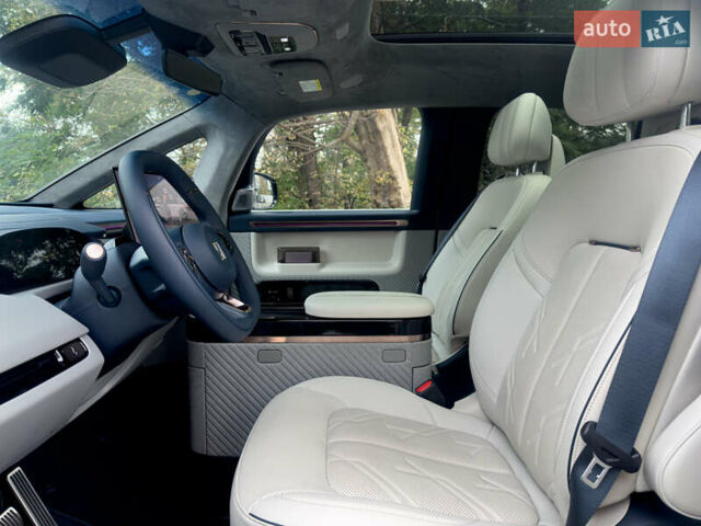 Білий Zeekr Mix, об'ємом двигуна 0 л та пробігом 4 тис. км за 46850 $, фото 18 на Automoto.ua