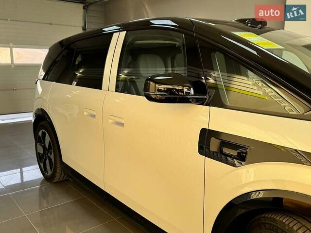 Белый Zeekr Mix, объемом двигателя 0 л и пробегом 1 тыс. км за 49899 $, фото 7 на Automoto.ua