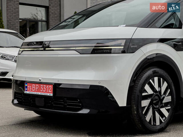 Білий Zeekr Mix, об'ємом двигуна 0 л та пробігом 1 тис. км за 46850 $, фото 4 на Automoto.ua