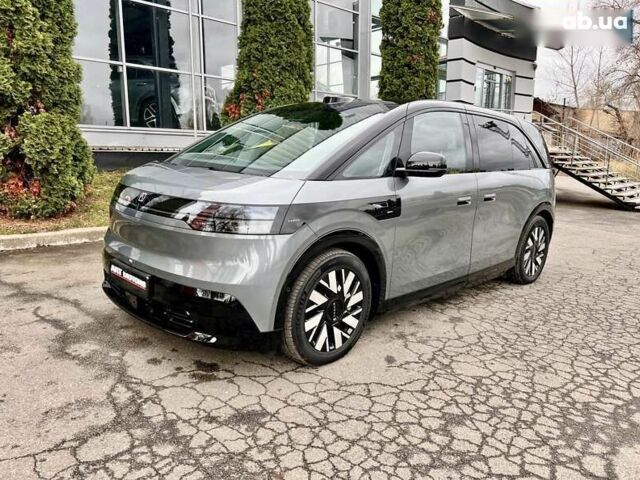 Zeekr Mix, объемом двигателя 0 л и пробегом 3 тыс. км за 46500 $, фото 6 на Automoto.ua