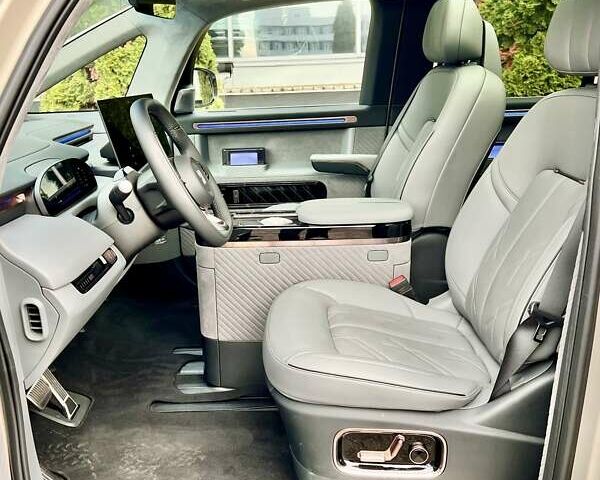 Сірий Zeekr Mix, об'ємом двигуна 0 л та пробігом 3 тис. км за 46500 $, фото 22 на Automoto.ua