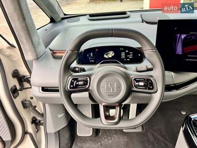 Сірий Zeekr Mix, об'ємом двигуна 0 л та пробігом 3 тис. км за 46500 $, фото 36 на Automoto.ua