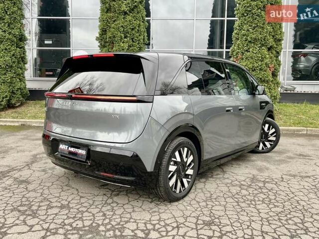 Серый Zeekr Mix, объемом двигателя 0 л и пробегом 3 тыс. км за 46900 $, фото 2 на Automoto.ua