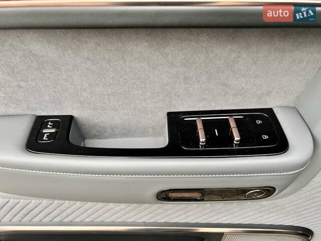 Сірий Zeekr Mix, об'ємом двигуна 0 л та пробігом 3 тис. км за 46500 $, фото 17 на Automoto.ua