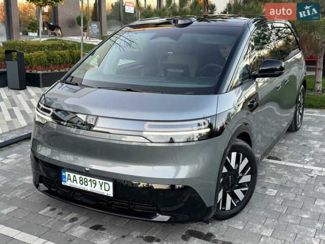 Сірий Zeekr Mix, об'ємом двигуна 0 л та пробігом 1 тис. км за 45999 $, фото 3 на Automoto.ua