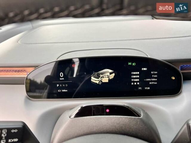 Сірий Zeekr Mix, об'ємом двигуна 0 л та пробігом 3 тис. км за 46500 $, фото 37 на Automoto.ua