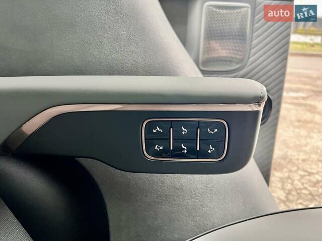 Сірий Zeekr Mix, об'ємом двигуна 0 л та пробігом 3 тис. км за 46500 $, фото 33 на Automoto.ua