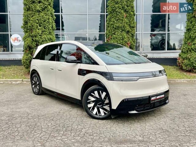 Сірий Zeekr Mix, об'ємом двигуна 0 л та пробігом 3 тис. км за 46500 $, фото 2 на Automoto.ua