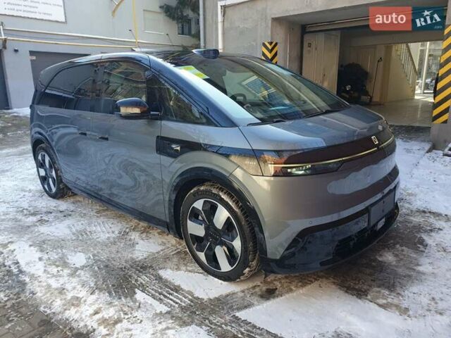 Серый Zeekr Mix, объемом двигателя 0 л и пробегом 1 тыс. км за 48900 $, фото 4 на Automoto.ua