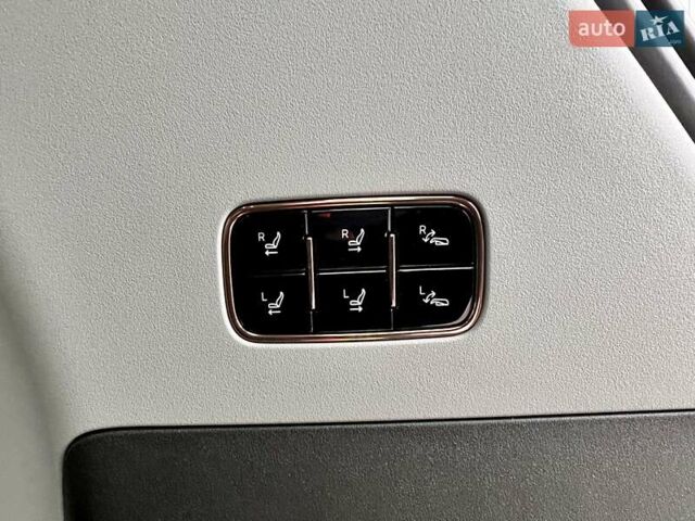 Серый Zeekr Mix, объемом двигателя 0 л и пробегом 3 тыс. км за 46900 $, фото 15 на Automoto.ua