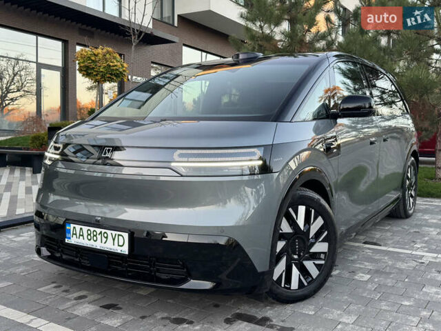 Сірий Zeekr Mix, об'ємом двигуна 0 л та пробігом 1 тис. км за 45999 $, фото 1 на Automoto.ua