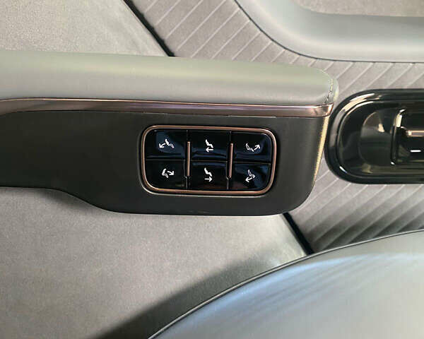 Сірий Zeekr Mix, об'ємом двигуна 0 л та пробігом 1 тис. км за 45999 $, фото 47 на Automoto.ua