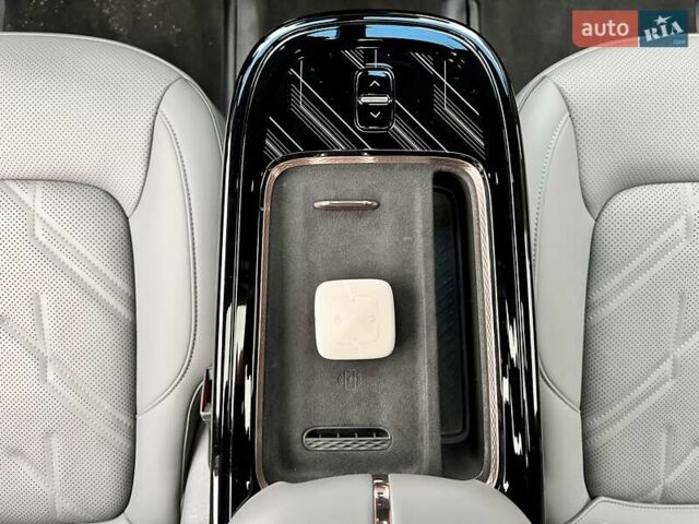 Серый Zeekr Mix, объемом двигателя 0 л и пробегом 3 тыс. км за 46900 $, фото 35 на Automoto.ua