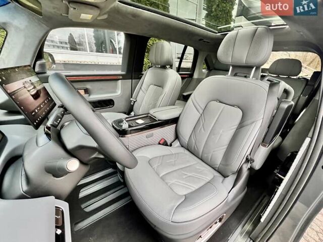 Серый Zeekr Mix, объемом двигателя 0 л и пробегом 3 тыс. км за 46900 $, фото 27 на Automoto.ua