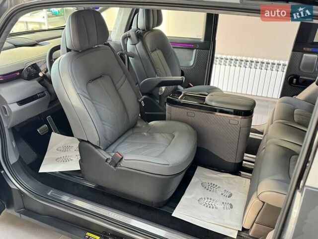 Серый Zeekr Mix, объемом двигателя 0 л и пробегом 1 тыс. км за 48899 $, фото 31 на Automoto.ua