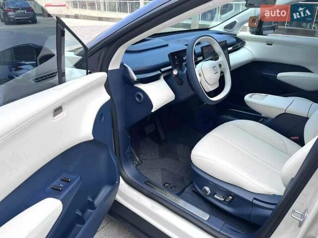 Белый Zeekr X, объемом двигателя 0 л и пробегом 11 тыс. км за 29299 $, фото 3 на Automoto.ua