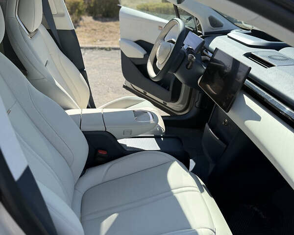 Бежевий Zeekr X, об'ємом двигуна 0 л та пробігом 8 тис. км за 28300 $, фото 6 на Automoto.ua