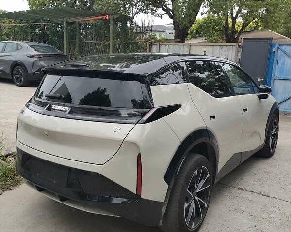Бежевый Zeekr X, объемом двигателя 0 л и пробегом 30 тыс. км за 23000 $, фото 4 на Automoto.ua