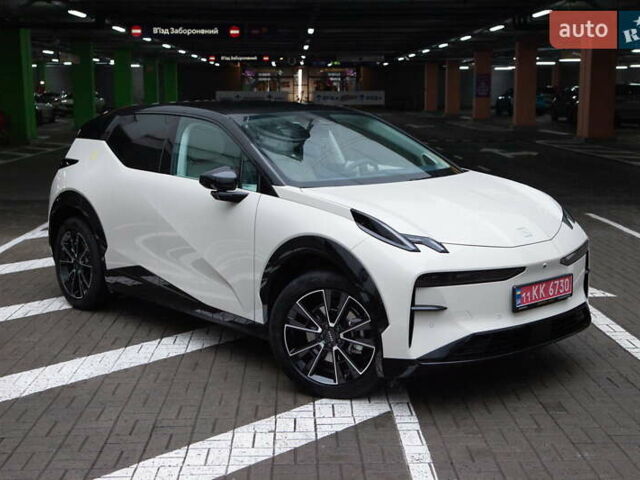 Бежевий Zeekr X, об'ємом двигуна 0 л та пробігом 9 тис. км за 28700 $, фото 2 на Automoto.ua