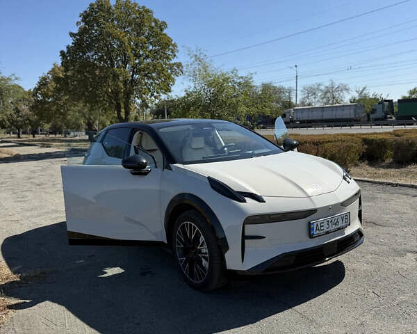 Бежевий Zeekr X, об'ємом двигуна 0 л та пробігом 8 тис. км за 28300 $, фото 8 на Automoto.ua