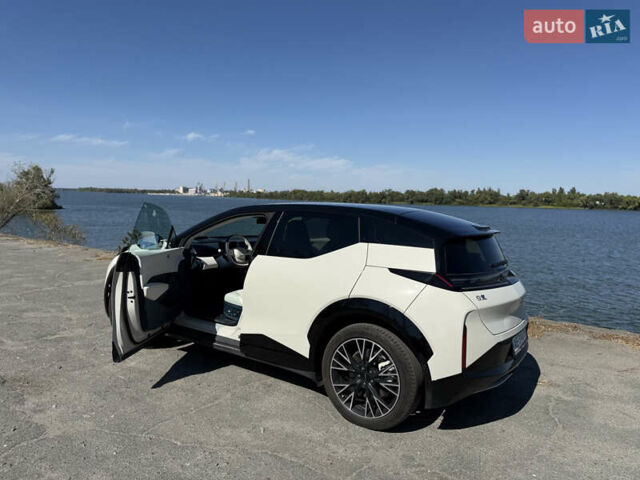 Бежевий Zeekr X, об'ємом двигуна 0 л та пробігом 8 тис. км за 28300 $, фото 1 на Automoto.ua