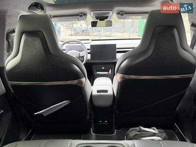 Серый Zeekr X, объемом двигателя 0 л и пробегом 15 тыс. км за 33000 $, фото 4 на Automoto.ua