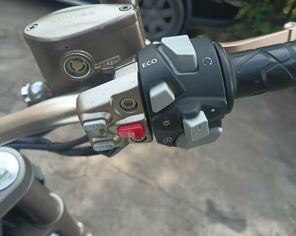 Белый Zontes ZT 310-V, объемом двигателя 0.35 л и пробегом 5 тыс. км за 3100 $, фото 3 на Automoto.ua