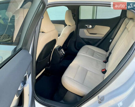 Белый Polestar 2, объемом двигателя 0 л и пробегом 29 тыс. км за 33500 $, фото 105 на Automoto.ua