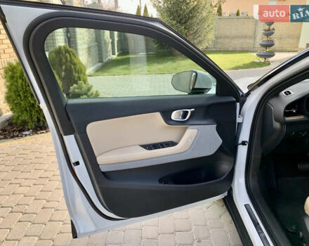 Белый Polestar 2, объемом двигателя 0 л и пробегом 29 тыс. км за 33500 $, фото 54 на Automoto.ua