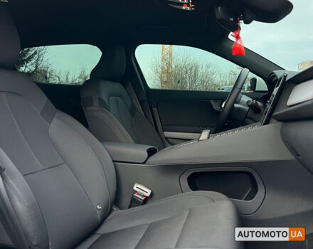 Белый Polestar 2, объемом двигателя 78 л и пробегом 40 тыс. км за 25999 $, фото 7 на Automoto.ua