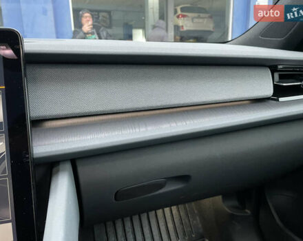 Білий Polestar 2, об'ємом двигуна 0 л та пробігом 55 тис. км за 24500 $, фото 44 на Automoto.ua