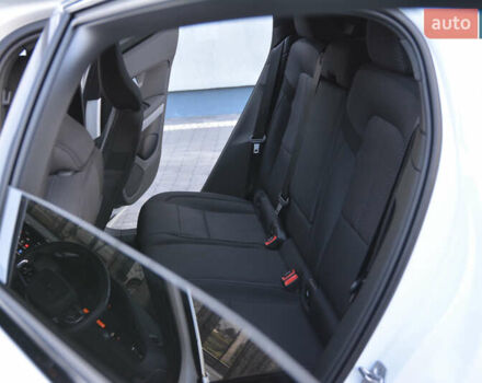 Білий Polestar 2, об'ємом двигуна 0 л та пробігом 41 тис. км за 22499 $, фото 17 на Automoto.ua