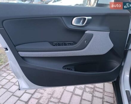 Білий Polestar 2, об'ємом двигуна 0 л та пробігом 77 тис. км за 19300 $, фото 15 на Automoto.ua