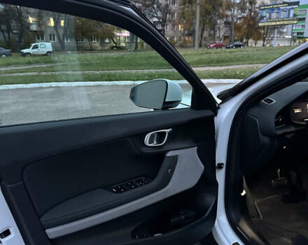 Білий Polestar 2, об'ємом двигуна 0 л та пробігом 65 тис. км за 18700 $, фото 35 на Automoto.ua