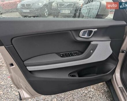 Бежевий Polestar 2, об'ємом двигуна 0 л та пробігом 92 тис. км за 20950 $, фото 23 на Automoto.ua