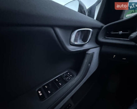 Черный Polestar 2, объемом двигателя 0 л и пробегом 171 тыс. км за 18800 $, фото 33 на Automoto.ua