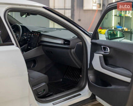 Серый Polestar 2, объемом двигателя 0 л и пробегом 159 тыс. км за 19500 $, фото 28 на Automoto.ua