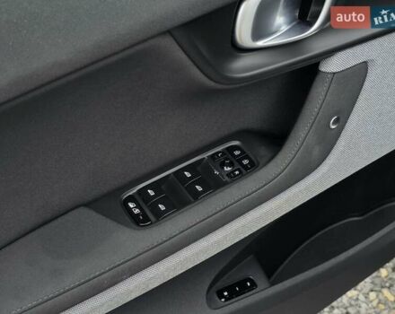 Серый Polestar 2, объемом двигателя 0 л и пробегом 77 тыс. км за 19999 $, фото 36 на Automoto.ua