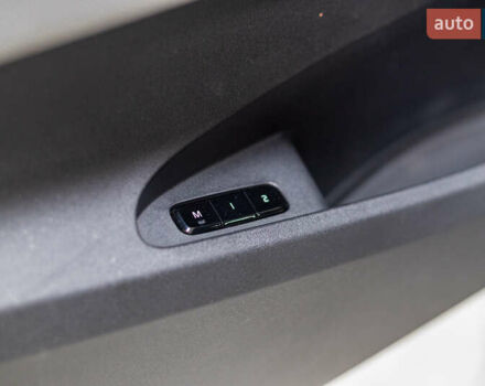 Серый Polestar 2, объемом двигателя 0 л и пробегом 159 тыс. км за 19500 $, фото 20 на Automoto.ua