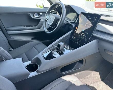 Серый Polestar 2, объемом двигателя 0 л и пробегом 75 тыс. км за 21590 $, фото 13 на Automoto.ua