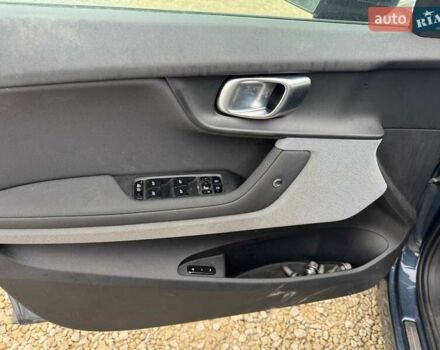 Синій Polestar 2, об'ємом двигуна 0 л та пробігом 100 тис. км за 16800 $, фото 9 на Automoto.ua